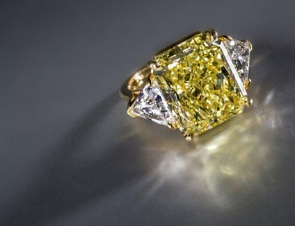 钻石是收藏家的“心头宝”，但一克拉以上的钻石才有收藏价值